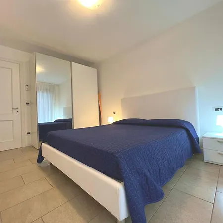 Costa Azzurra Beach Apartments Appartement Grado