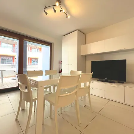 Costa Azzurra Beach Apartments Grado